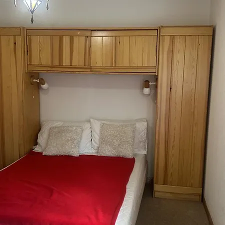 T2 Au Pied Des Pistes, Terrasse Sud, Proche Commerces Et Telecabine - Fr-1-573-35 *